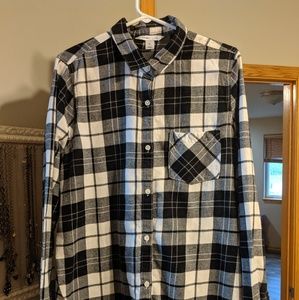 Old Navy Black and White Flannel Tunic Top